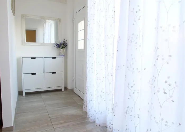 Apartman With 3 Bedrooms And Free Private Parking *